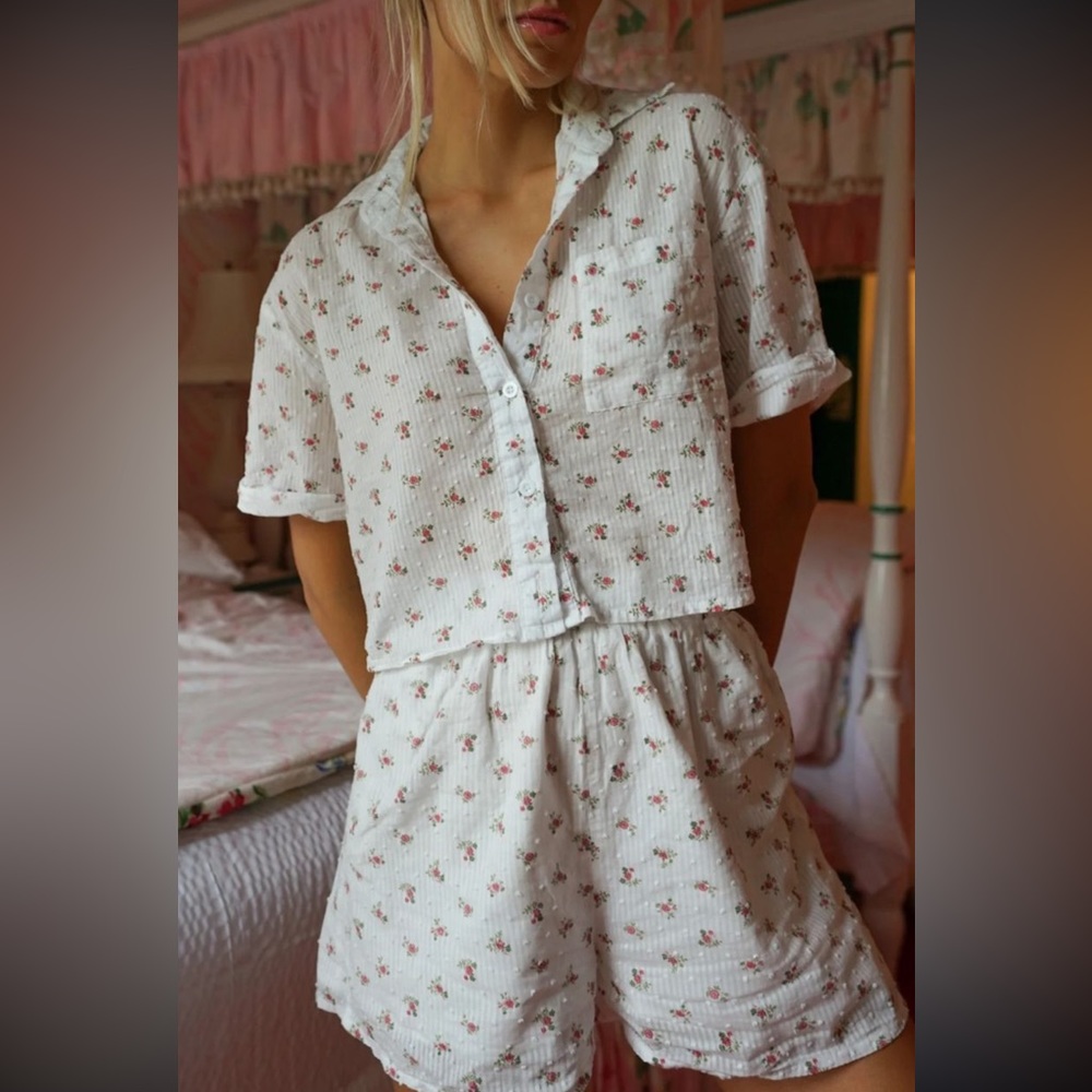 YLLW THE LABEL Rose Collared Short Set